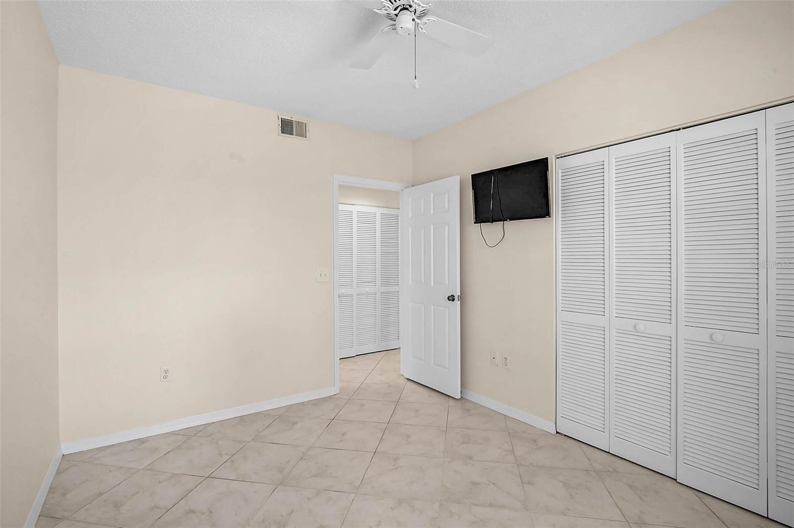 Image 11 of 38 For 4705 Sand Trap Street Circle E 106