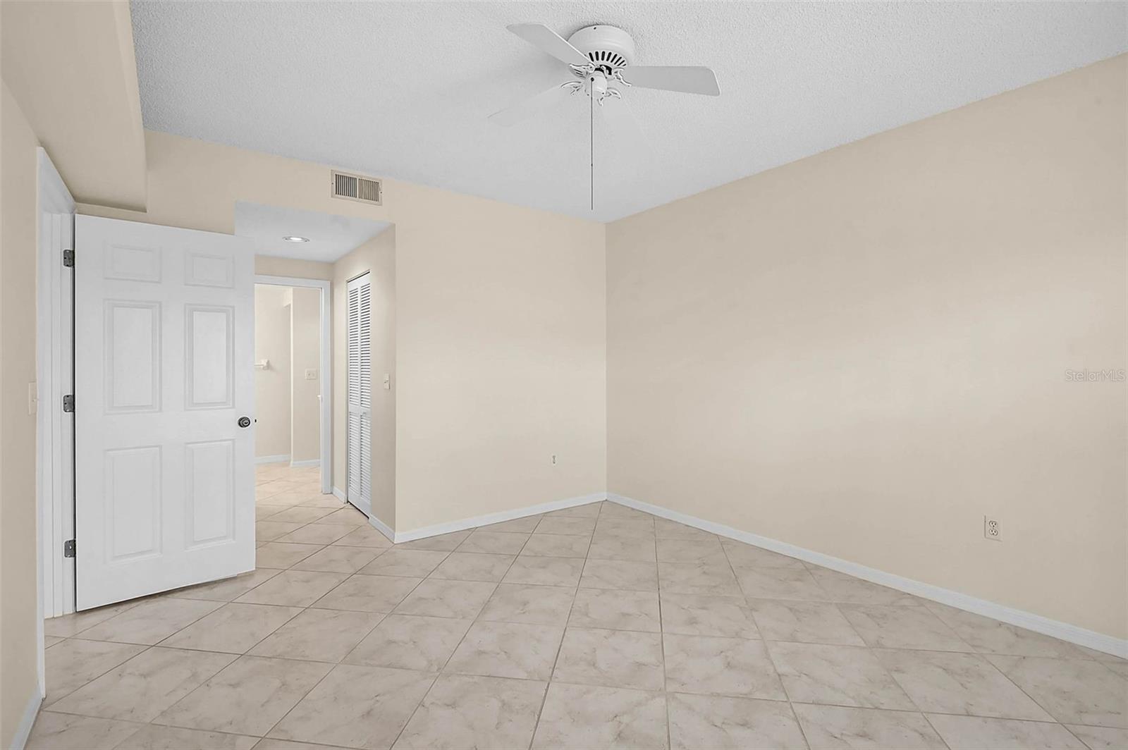 Image 7 of 38 For 4705 Sand Trap Street Circle E 106