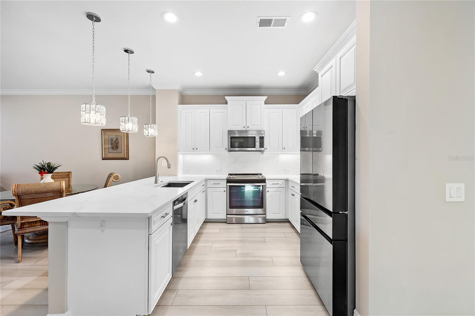 Image 10 of 50 For 8142 Miramar Way 8142