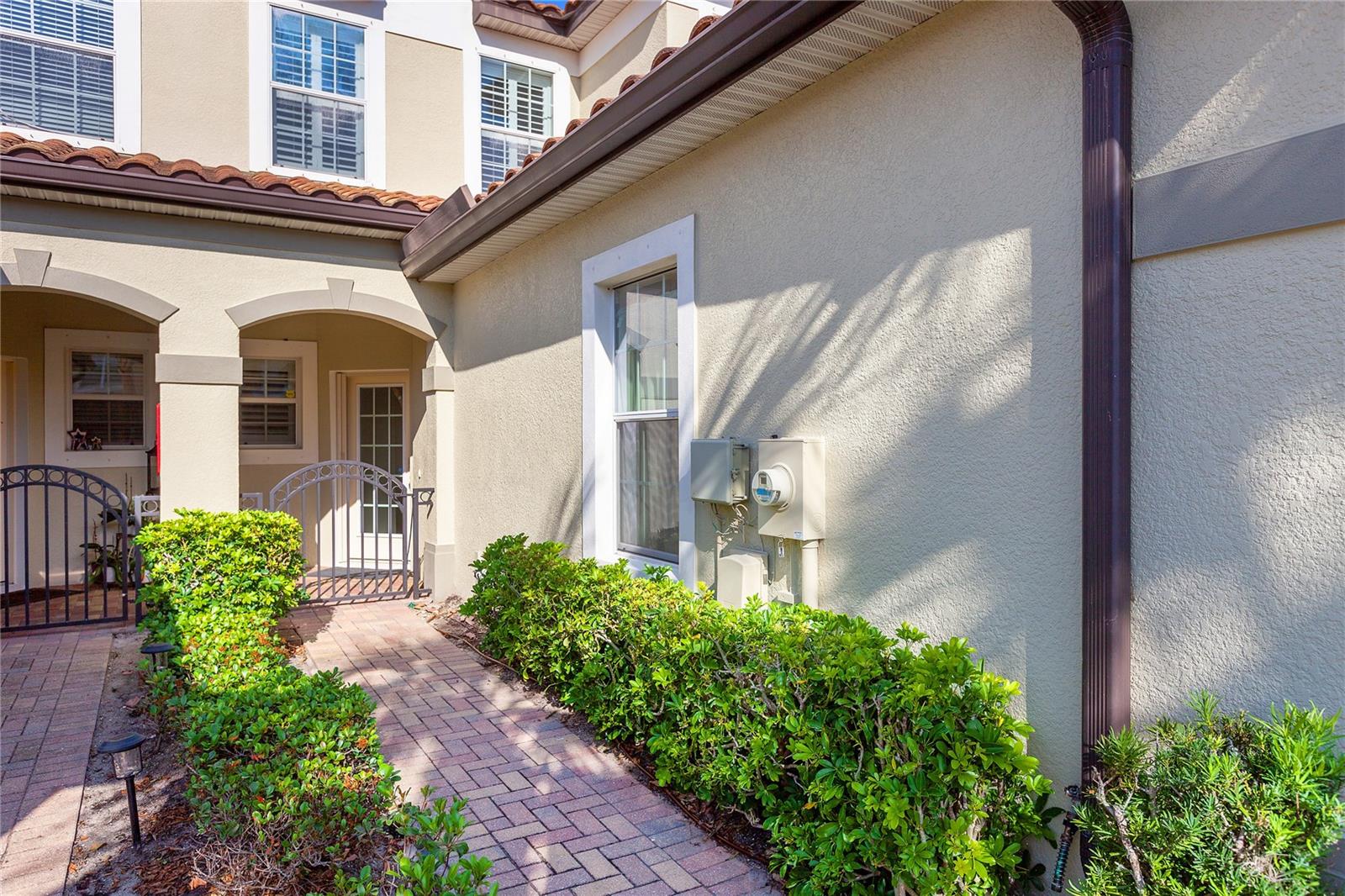 Image 5 of 50 For 8142 Miramar Way 8142