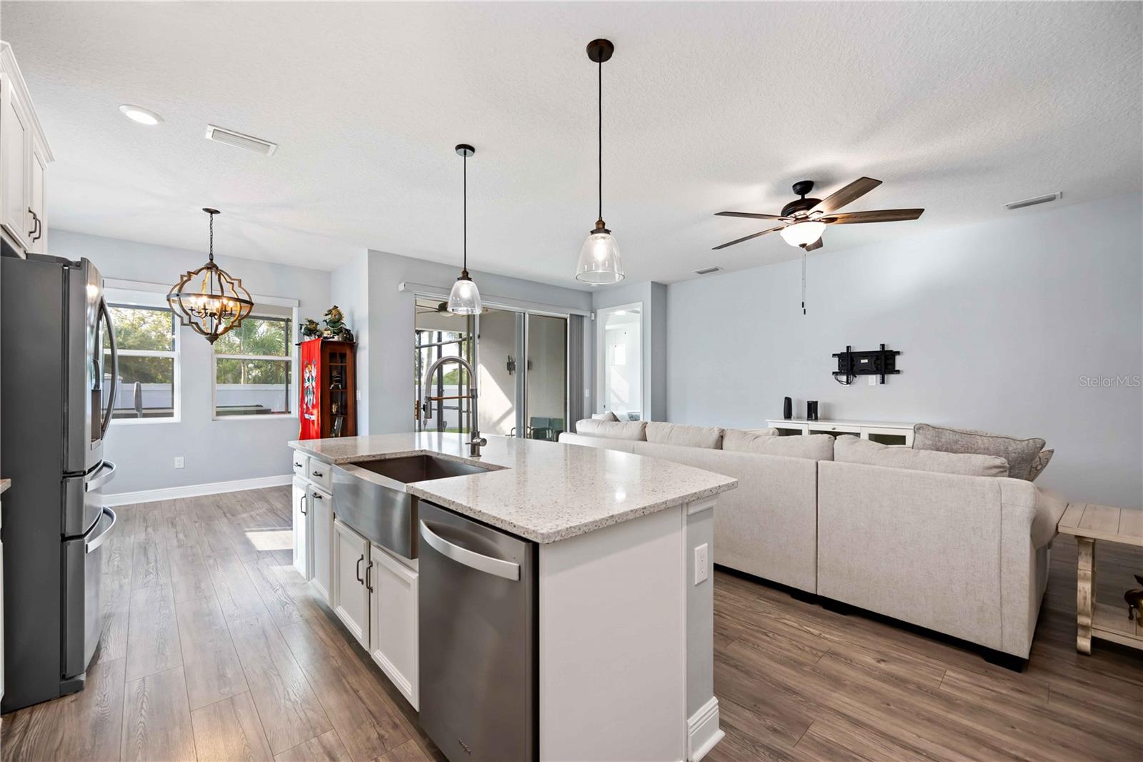 Image 18 of 65 For 3926 Sunshine Pine Avenue