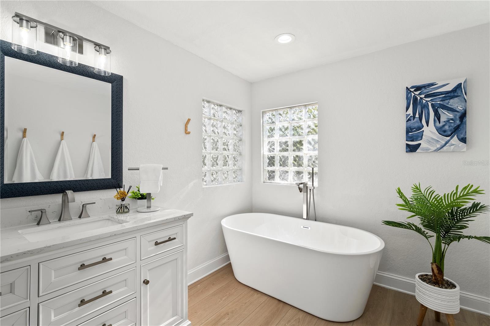 Image 23 of 63 For 185 Faubel Street