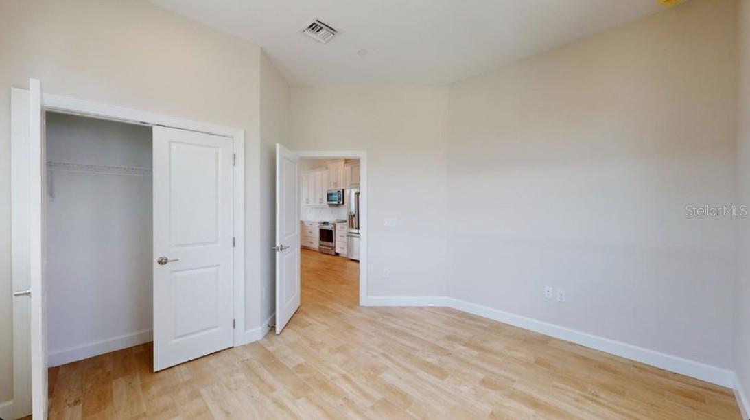 Image 20 of 27 For 1624 Compass Pointe Court 201