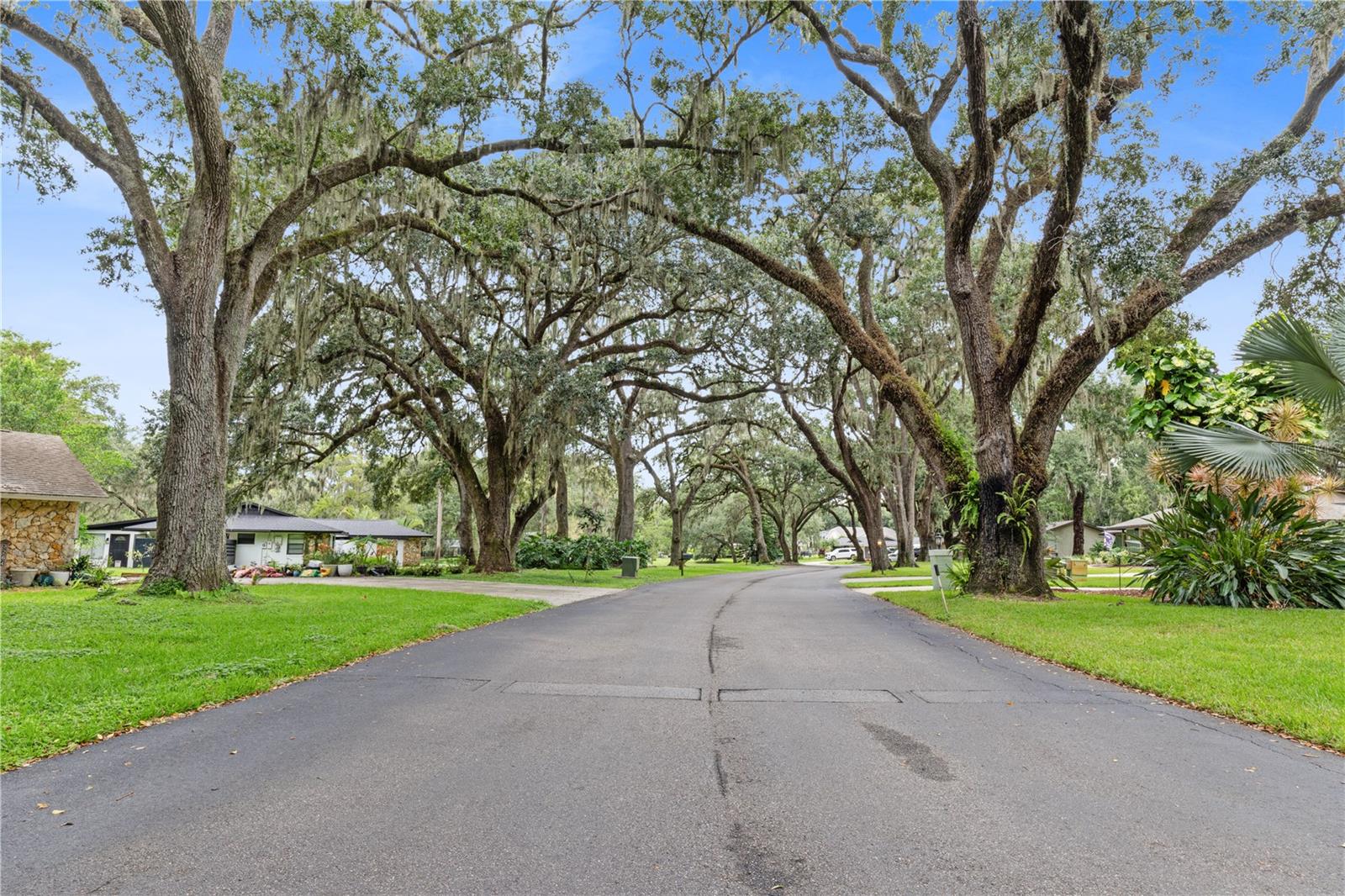 Image 8 of 46 For 3252 Oak Point Circle