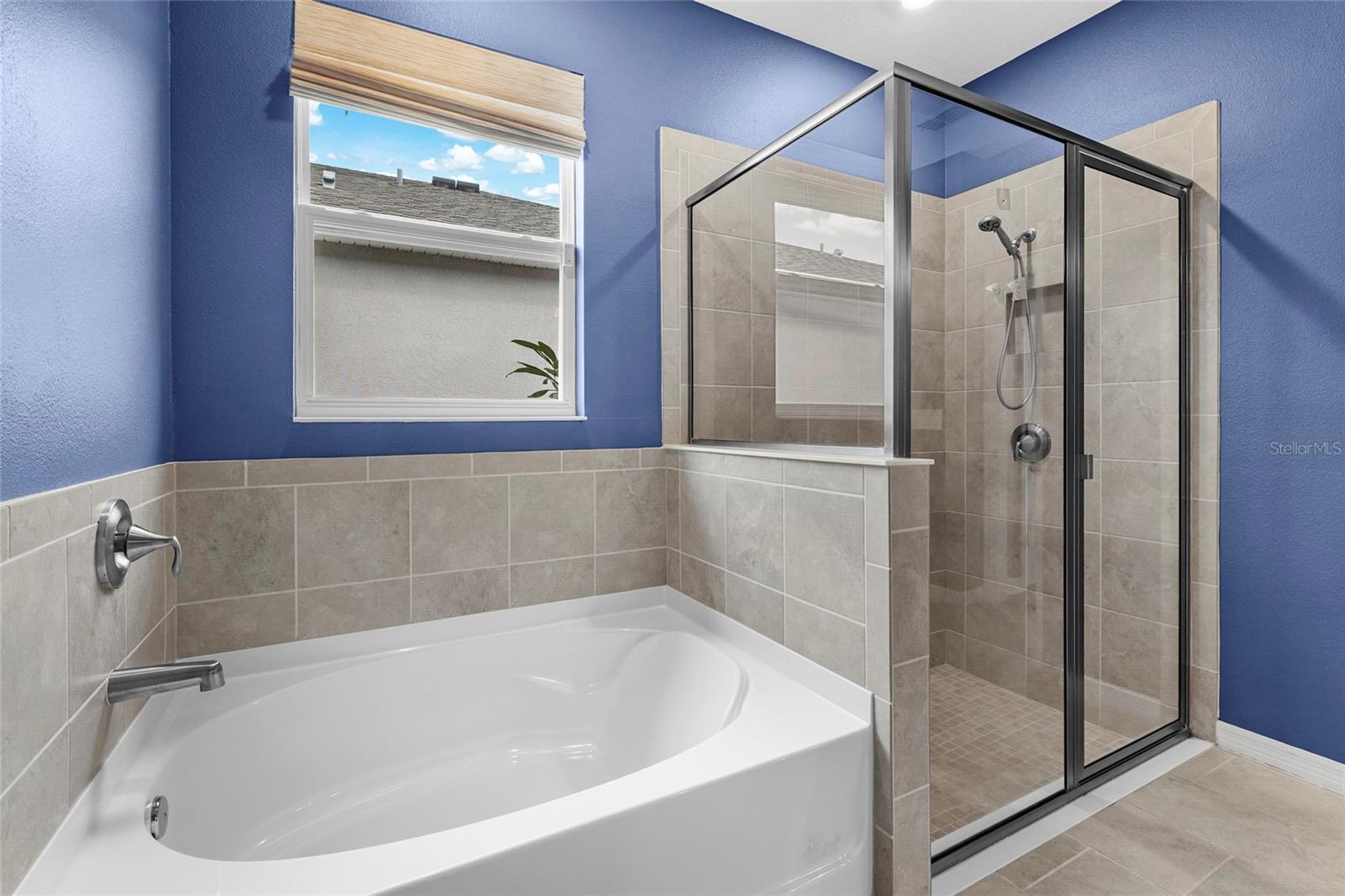 Image 17 of 54 For 12600 Night View Drive