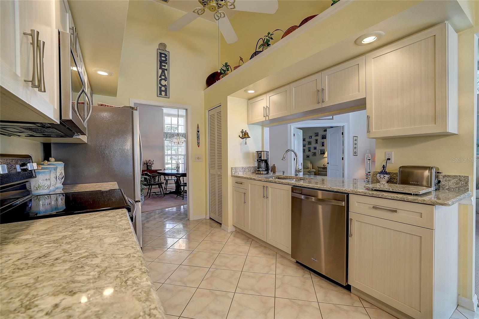 Image 10 of 30 For 4443 Del Sol Boulevard S
