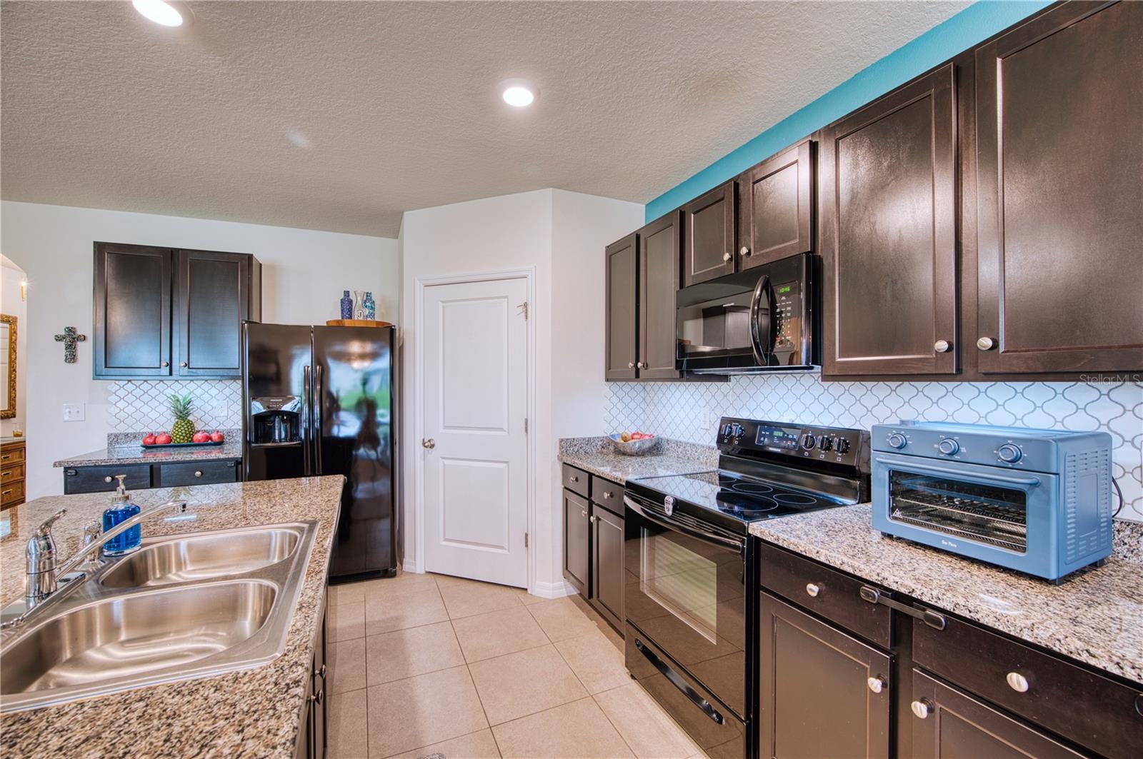 Image 13 of 56 For 16705 Southern Oaks Trail