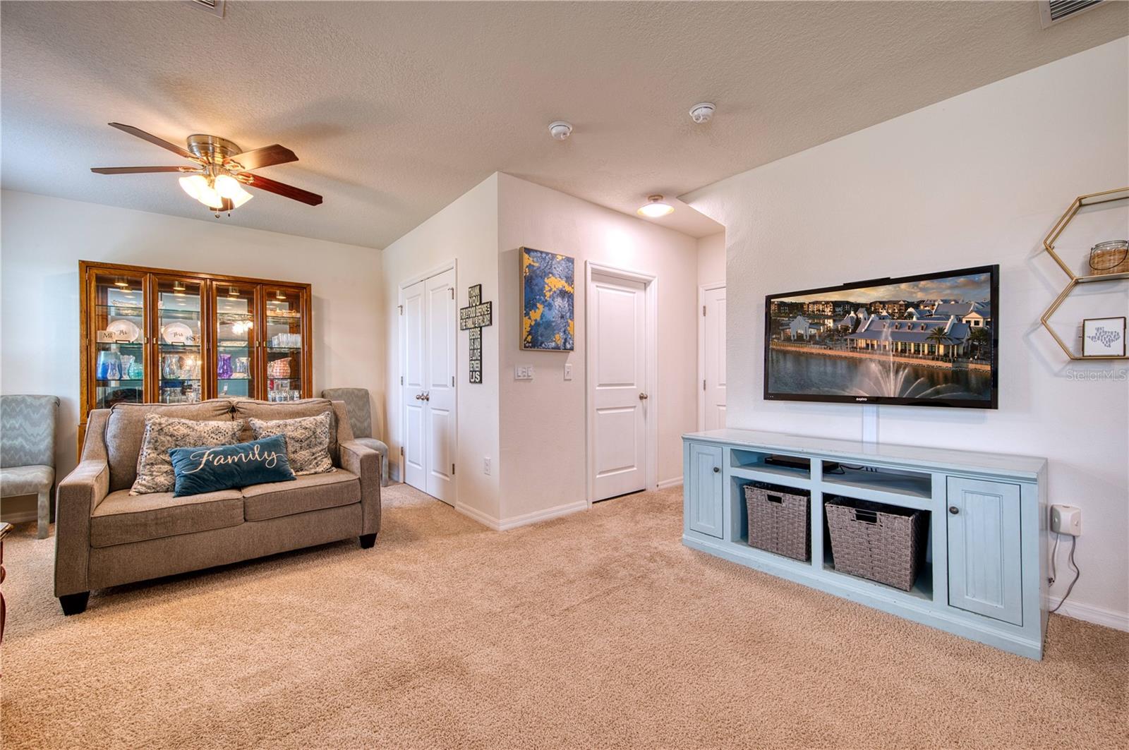 Image 18 of 56 For 16705 Southern Oaks Trail