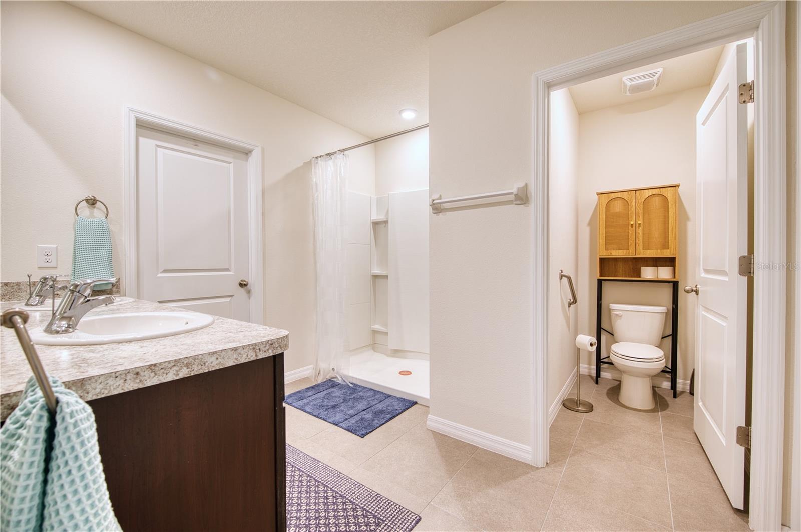 Image 29 of 56 For 16705 Southern Oaks Trail