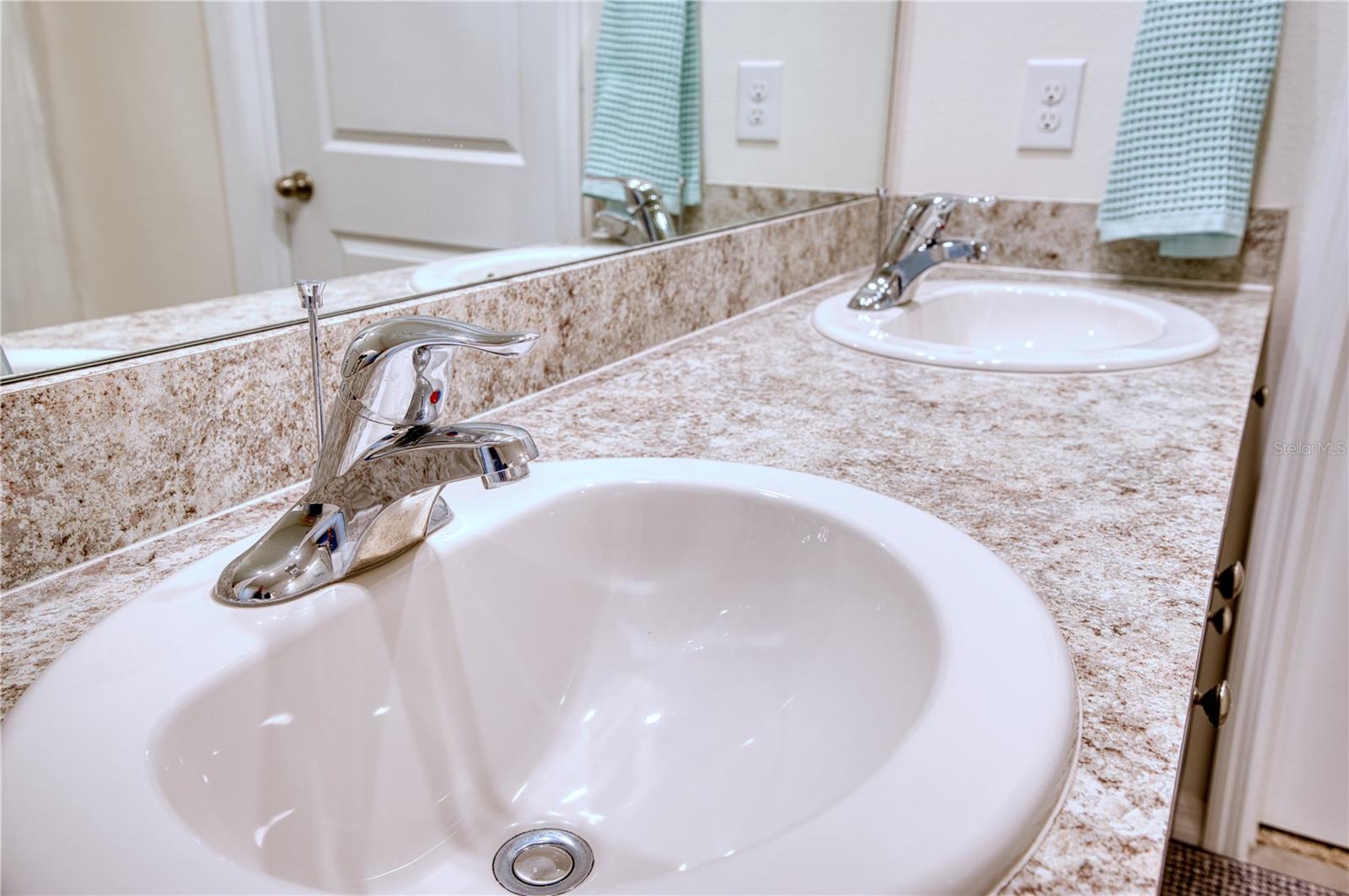 Image 31 of 56 For 16705 Southern Oaks Trail