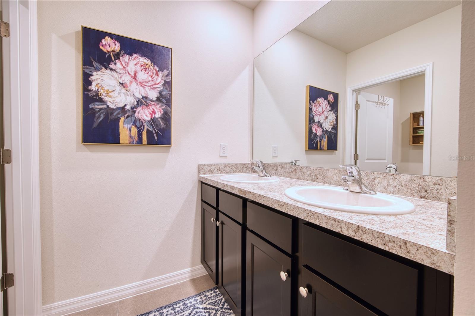 Image 36 of 56 For 16705 Southern Oaks Trail