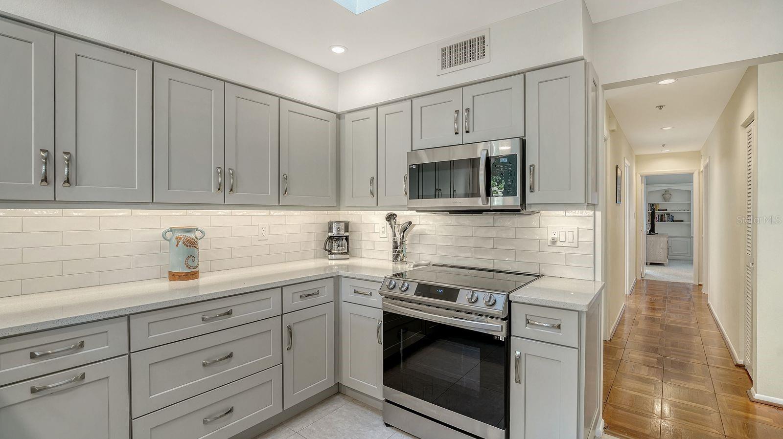 Image 20 of 80 For 1922 Harbourside Drive 1104