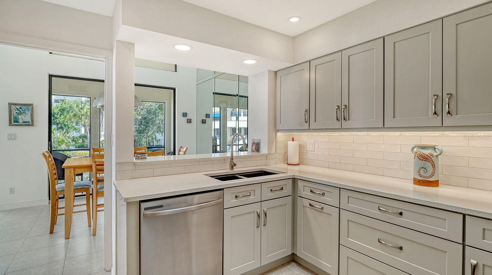 Image 21 of 80 For 1922 Harbourside Drive 1104