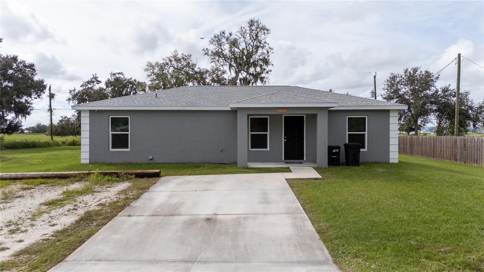 Image 2 of 38 For 1833 Se Tangelo Dr
