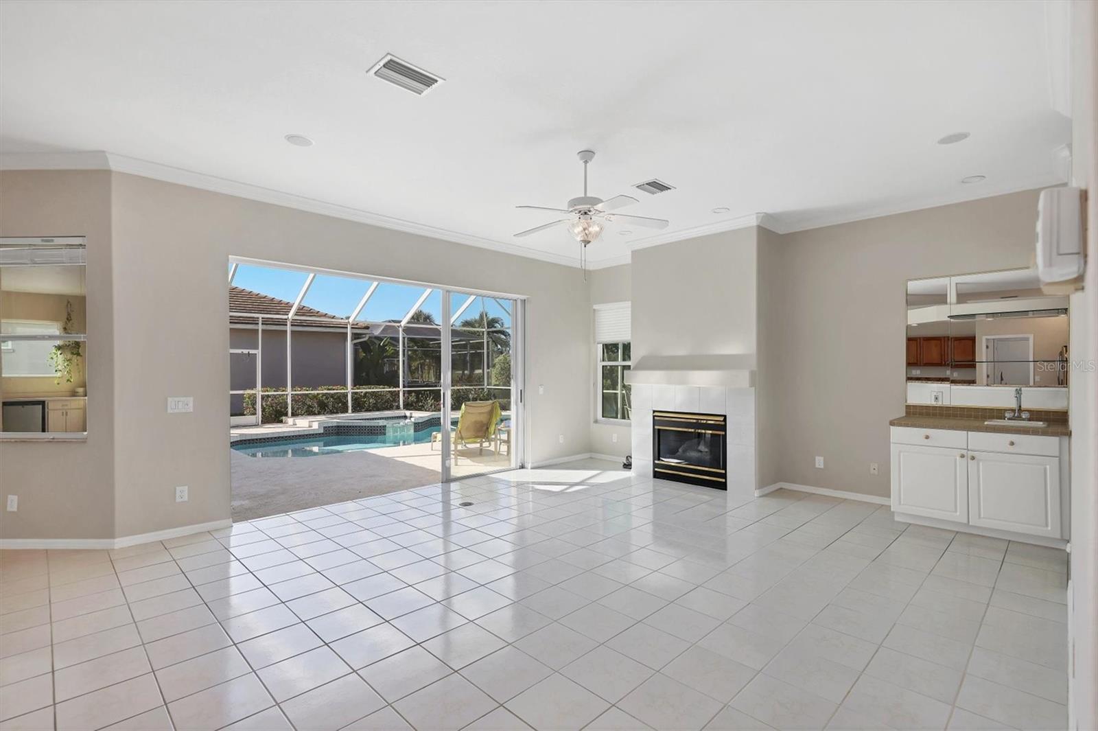 Image 15 of 61 For 8708 Grey Oaks Avenue