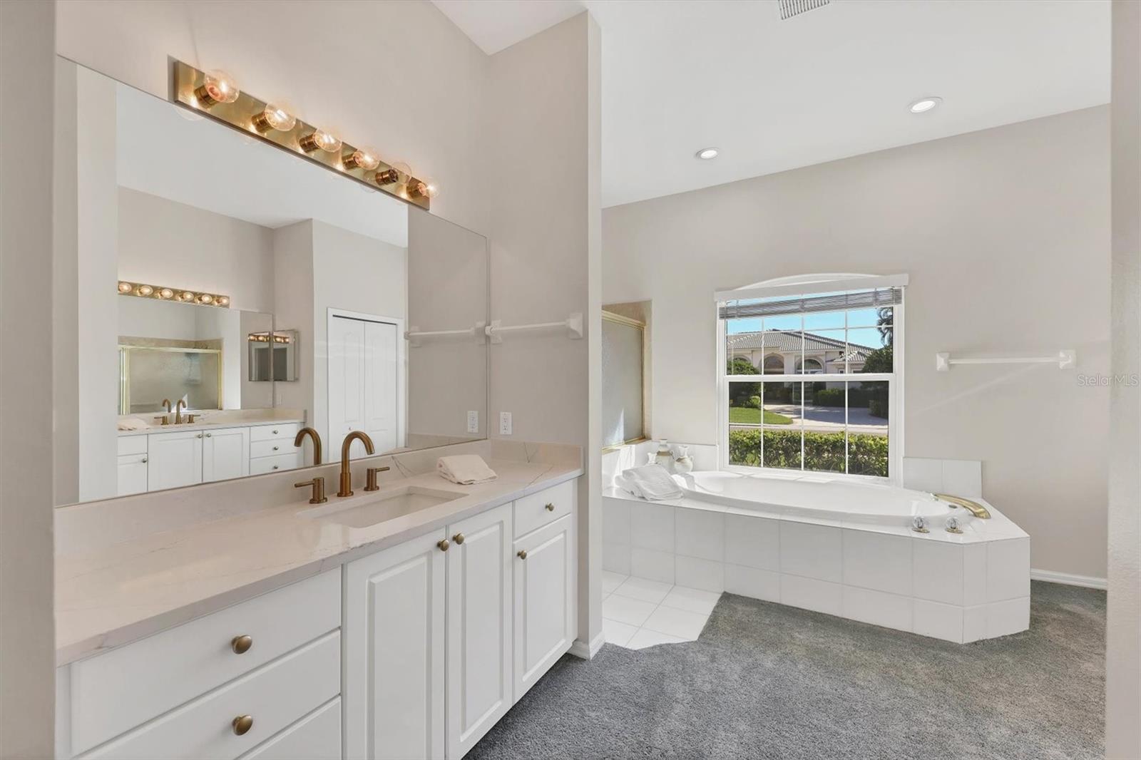 Image 19 of 61 For 8708 Grey Oaks Avenue