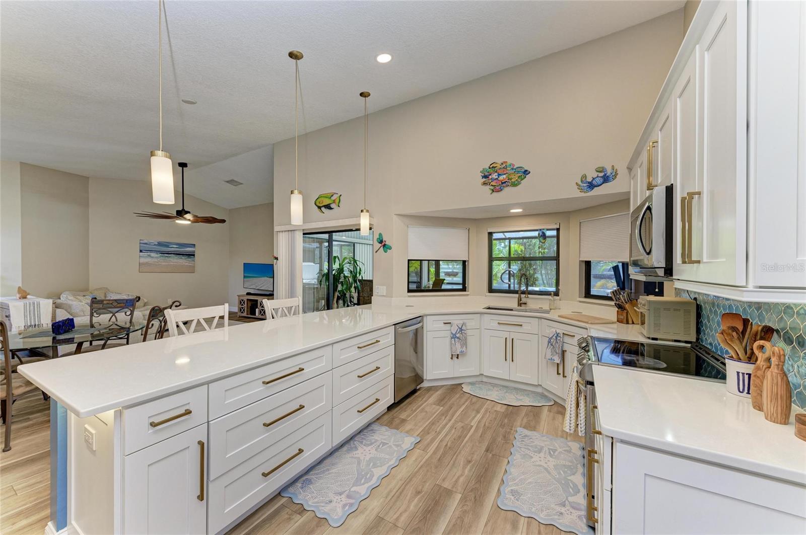 Image 19 of 50 For 7865 Pine Trace Drive