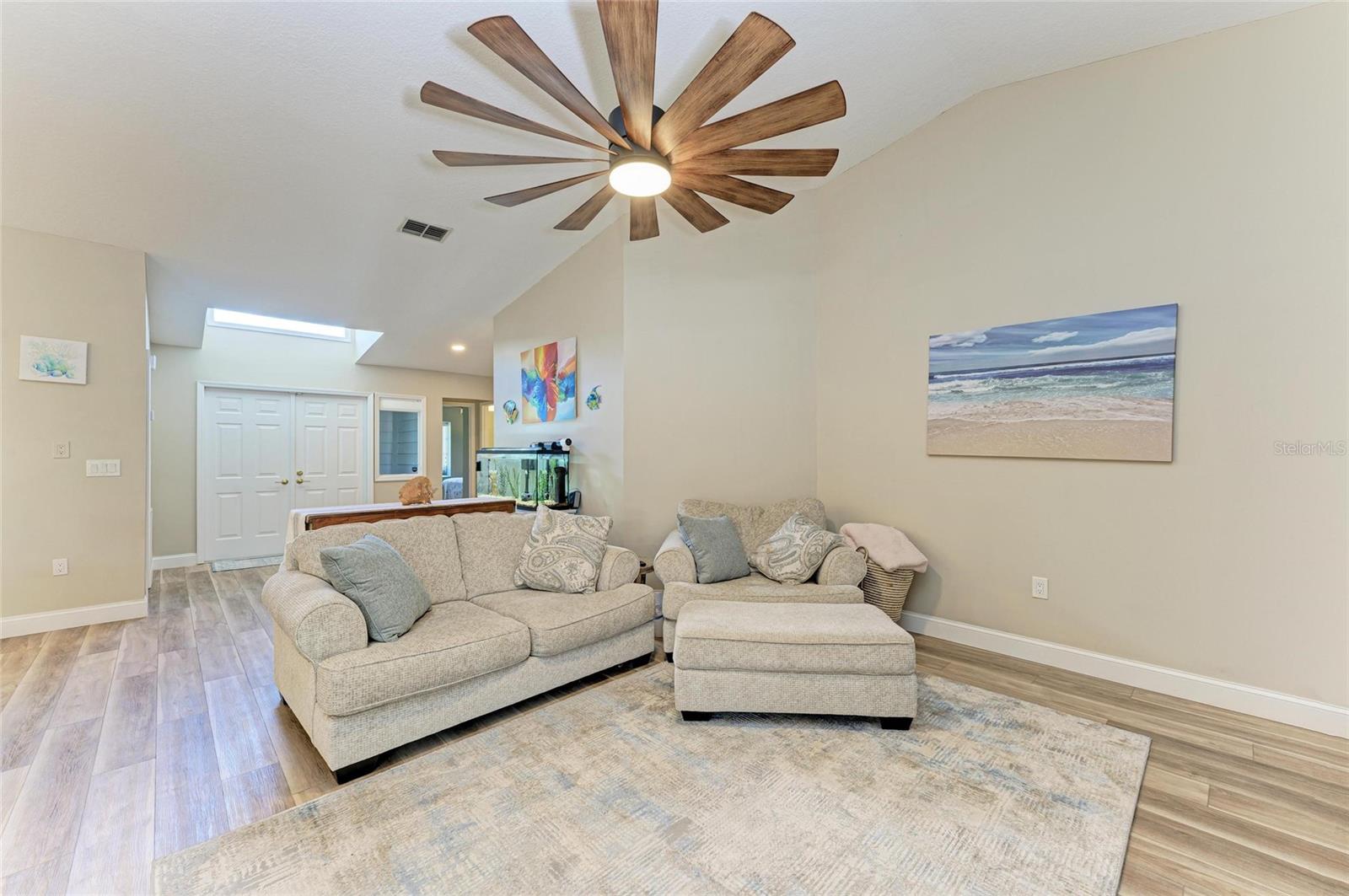 Image 8 of 50 For 7865 Pine Trace Drive