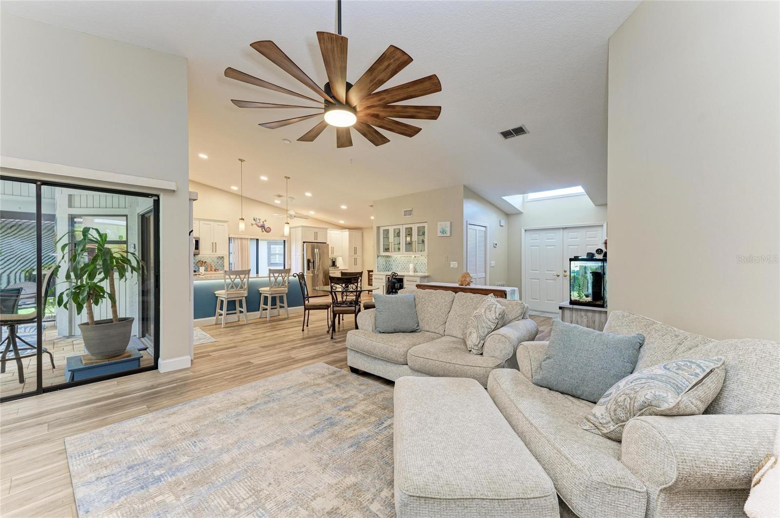 Image 9 of 50 For 7865 Pine Trace Drive