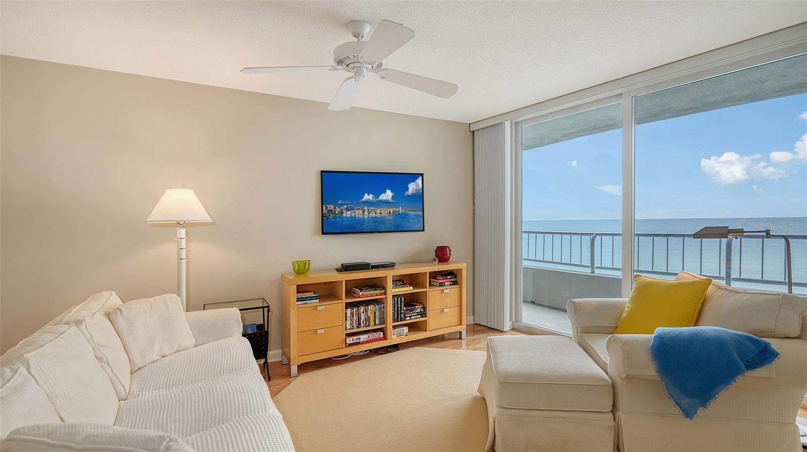 Image 11 of 31 For 775 Longboat Club Road 606