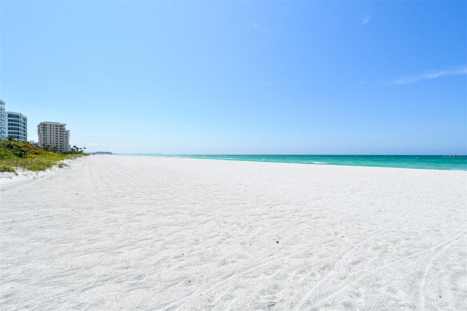 Image 20 of 31 For 775 Longboat Club Road 606
