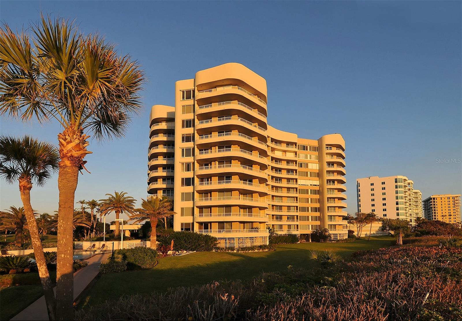 Image 23 of 31 For 775 Longboat Club Road 606