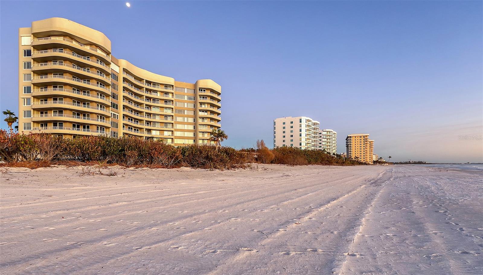 Image 28 of 31 For 775 Longboat Club Road 606