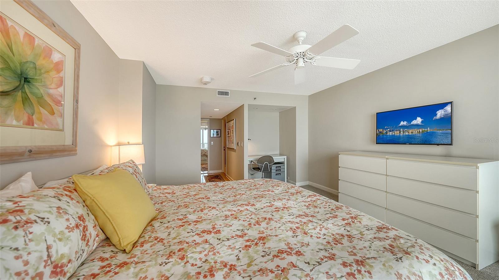Image 9 of 31 For 775 Longboat Club Road 606