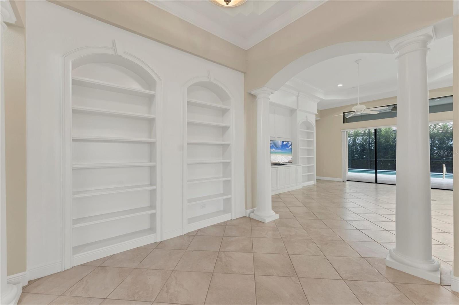 Image 13 of 96 For 14215 Kinglet Terrace