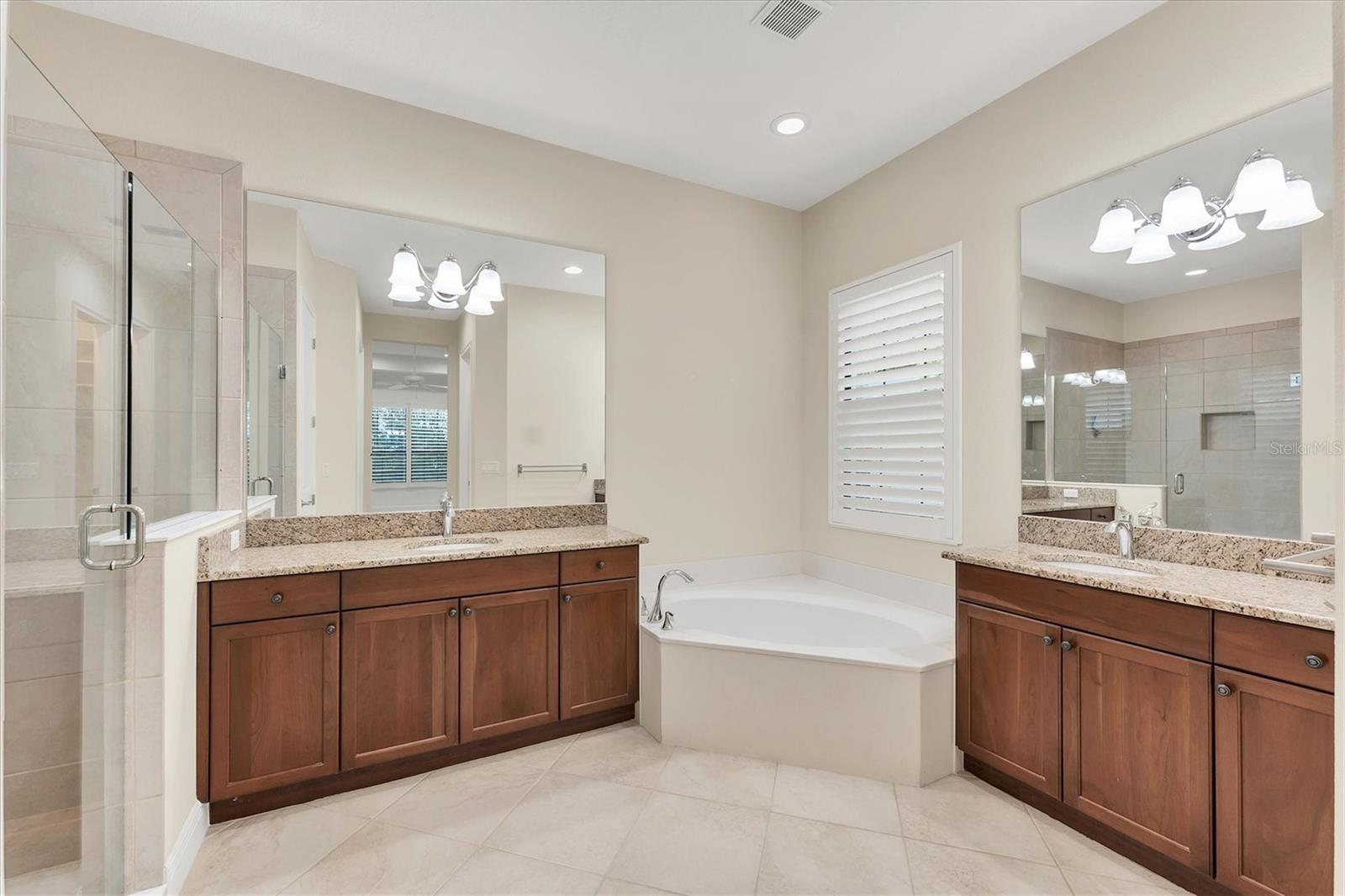 Image 40 of 96 For 14215 Kinglet Terrace