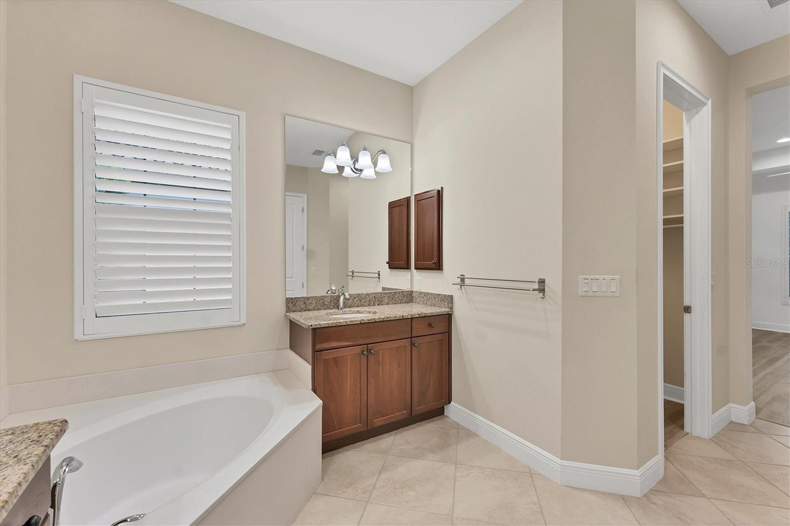 Image 41 of 96 For 14215 Kinglet Terrace