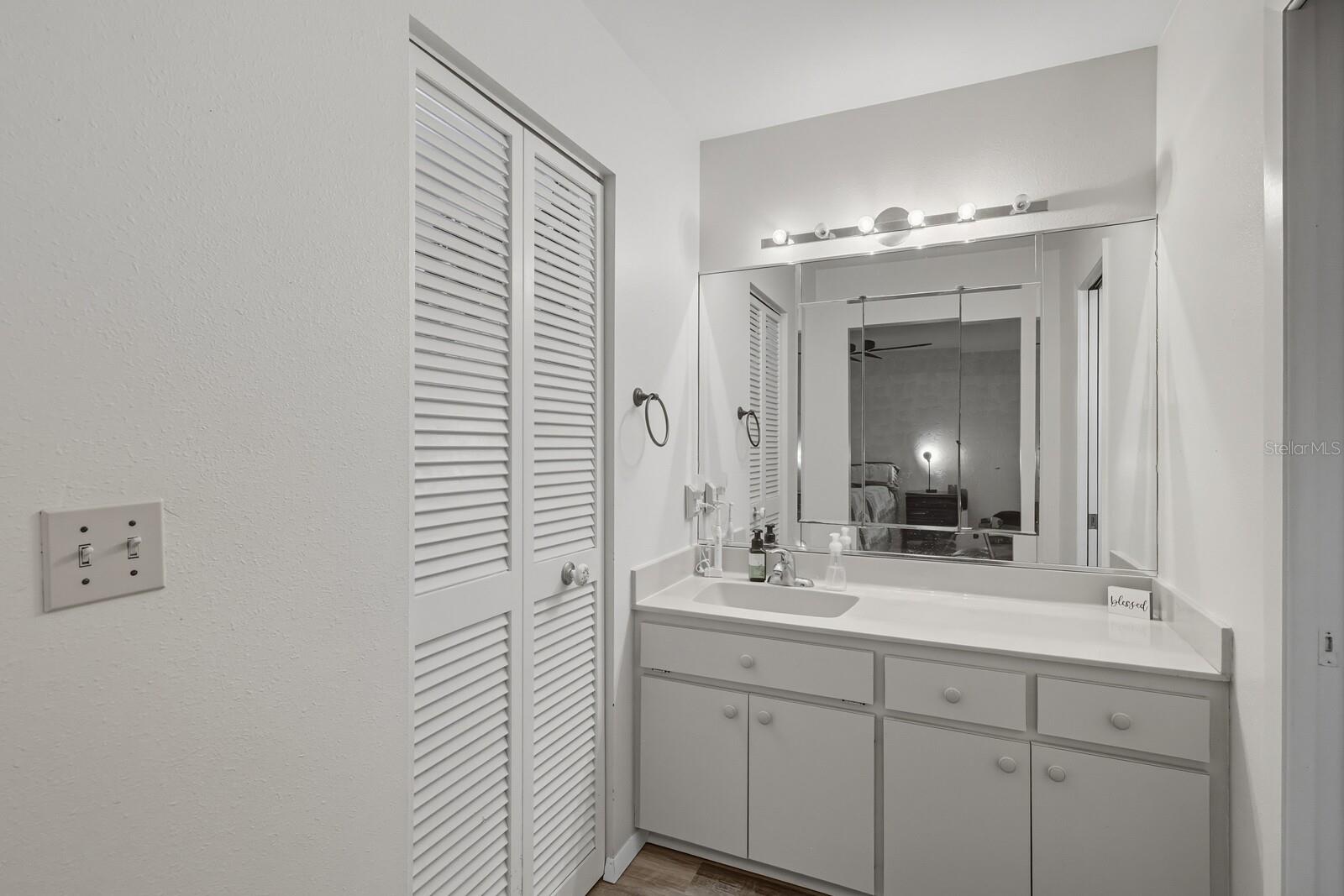 Image 13 of 25 For 4424 Meadow Creek Circle