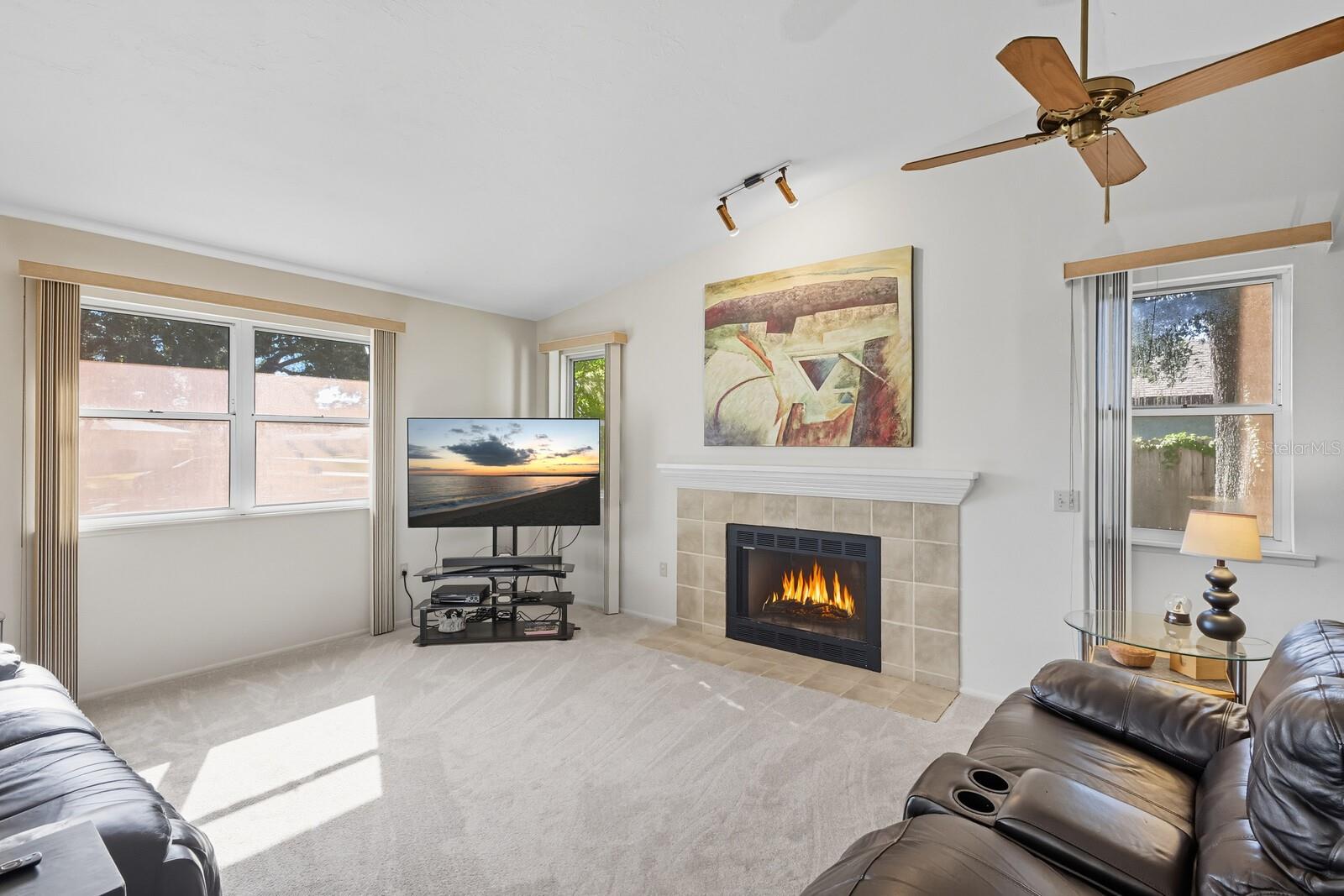 Image 7 of 25 For 4424 Meadow Creek Circle