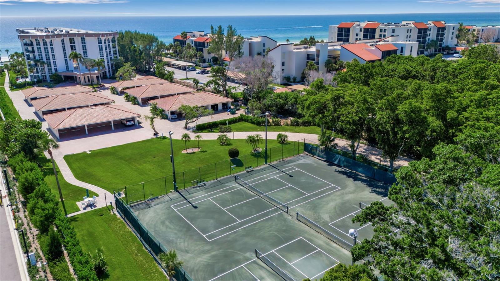 Image 34 of 40 For 1701 Gulf Of Mexico Drive 109
