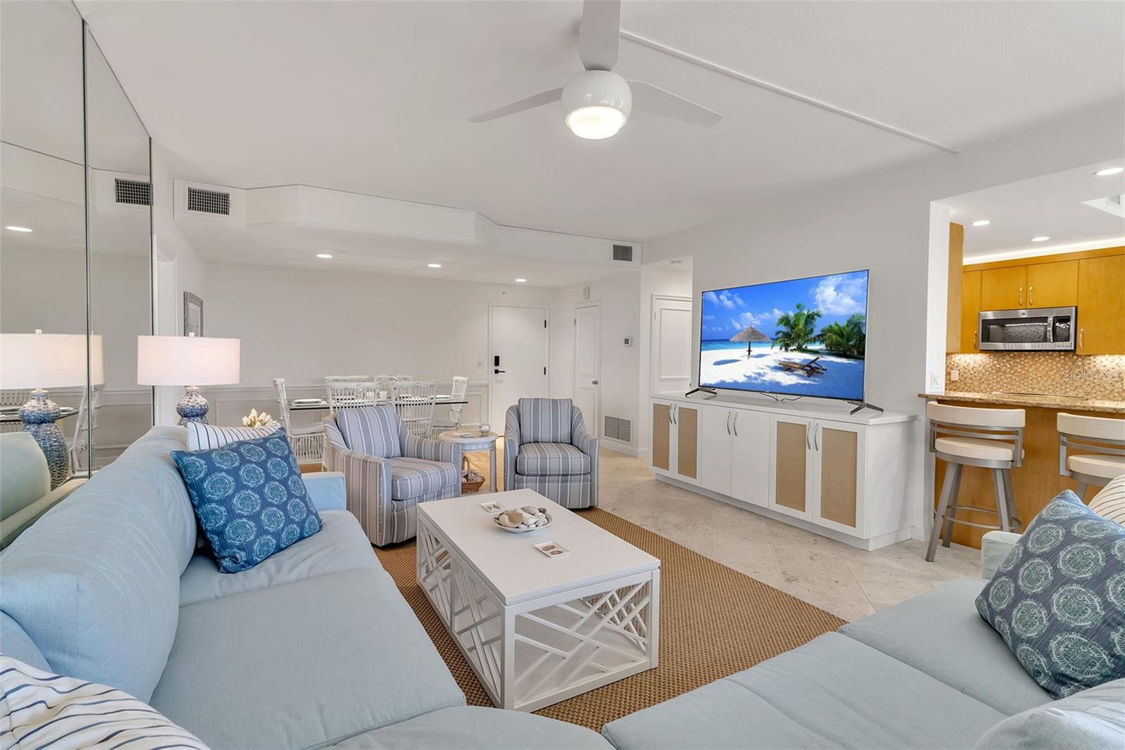 Image 4 of 40 For 1701 Gulf Of Mexico Drive 109