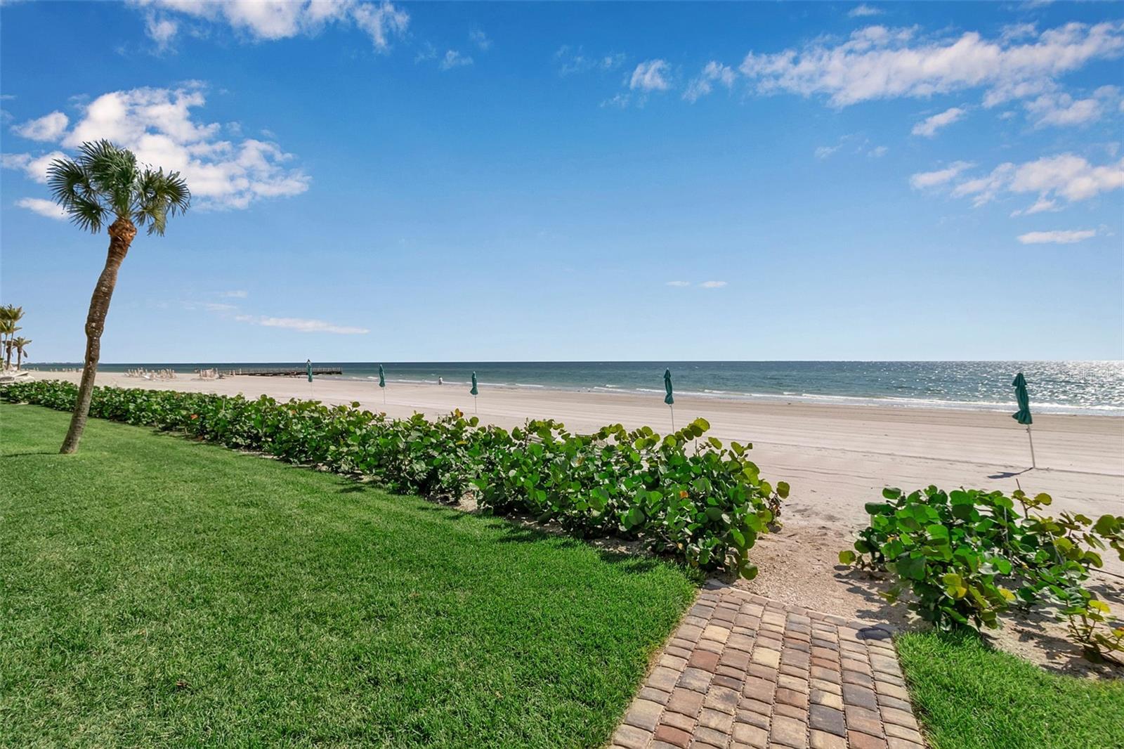 Image 9 of 40 For 1701 Gulf Of Mexico Drive 109