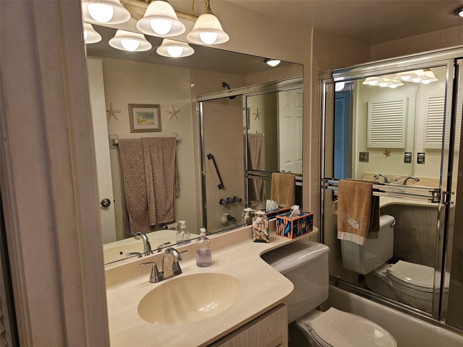 Image 20 of 39 For 4765 Independence Drive