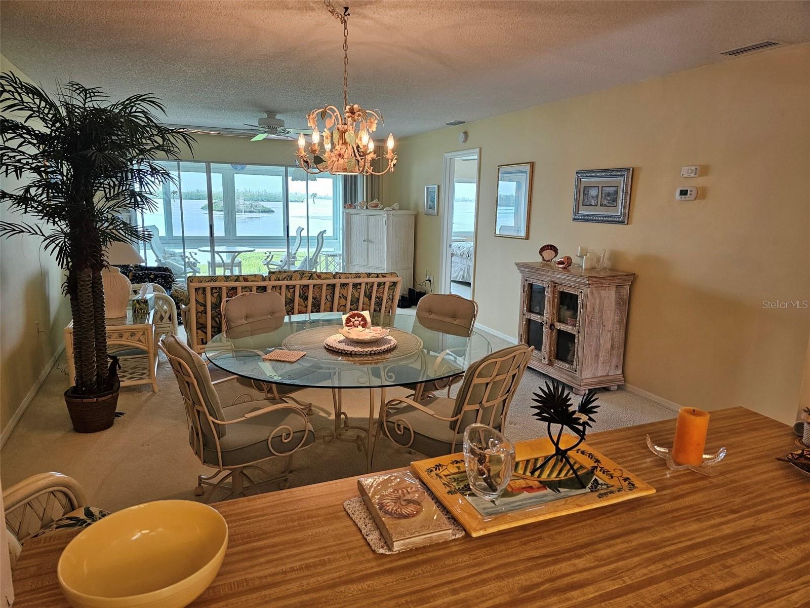 Image 6 of 39 For 4765 Independence Drive