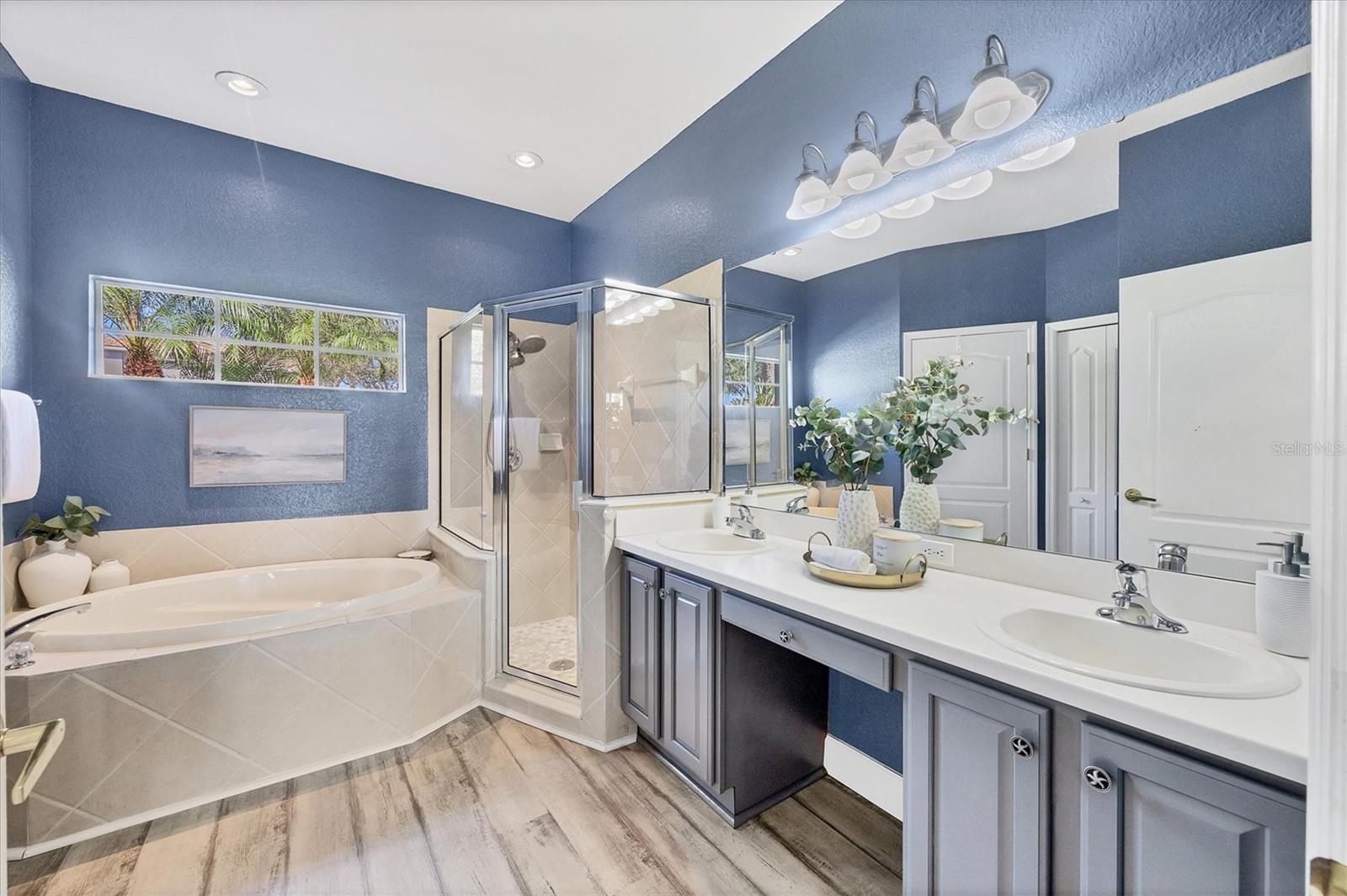 Image 23 of 47 For 303 Heritage Isles Way