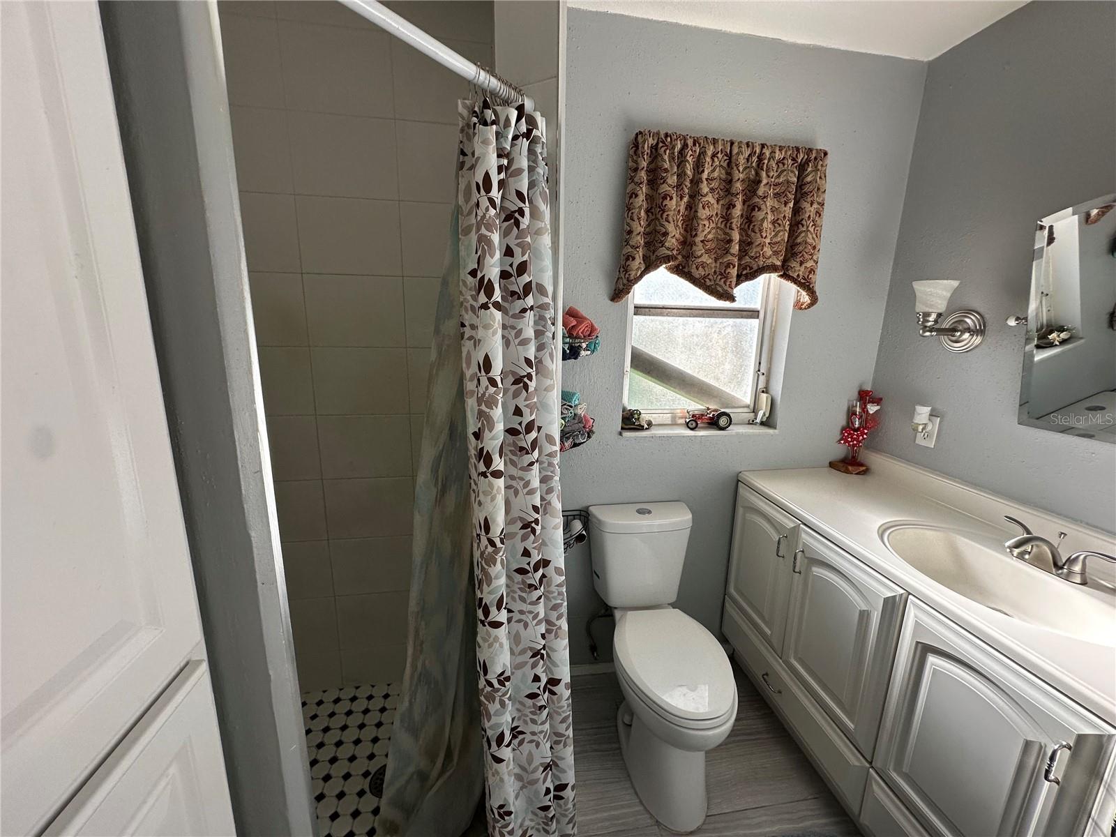 Image 21 of 24 For 2424 51st Street