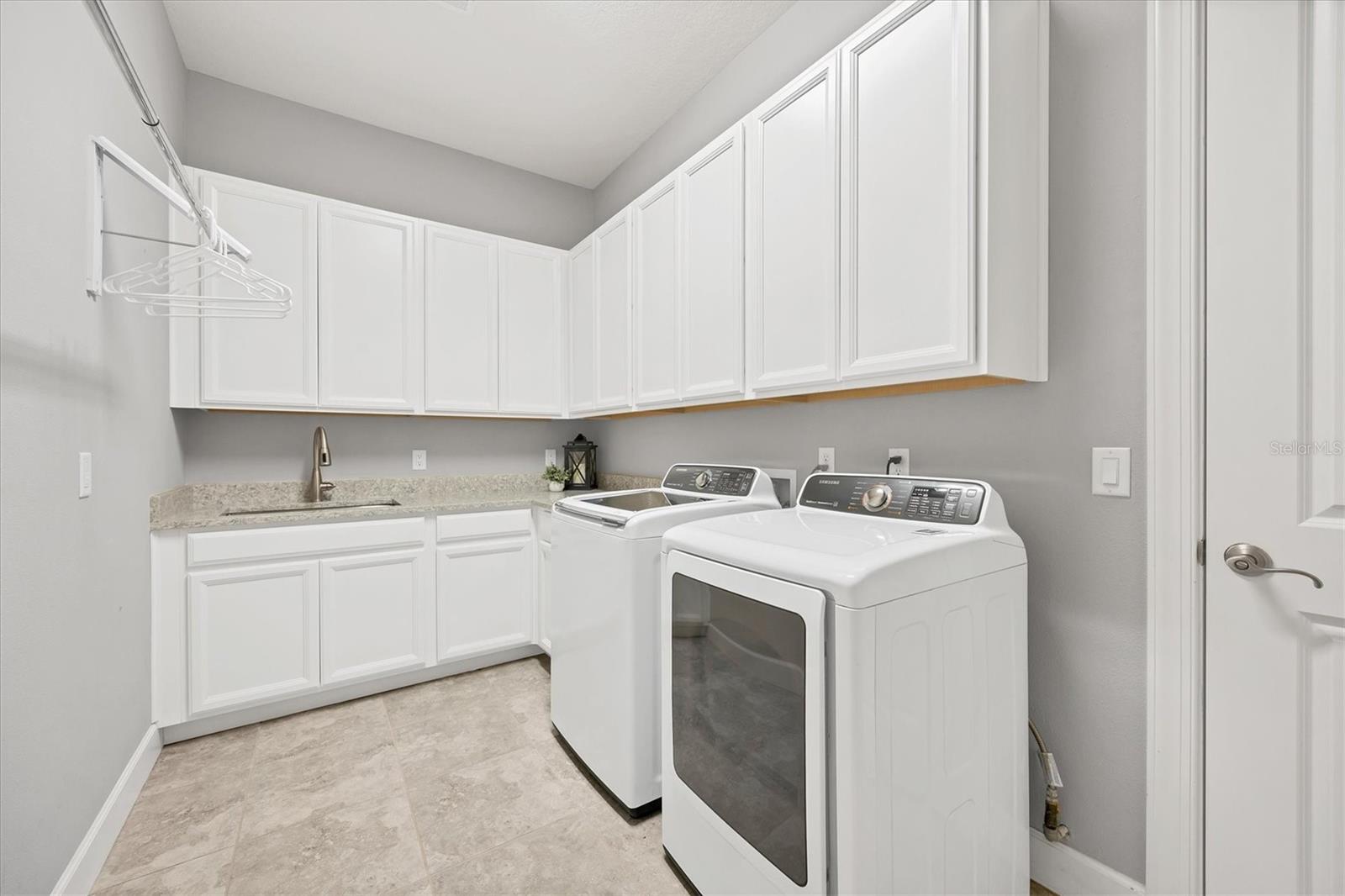 Image 38 of 100 For 13216 Malachite Drive