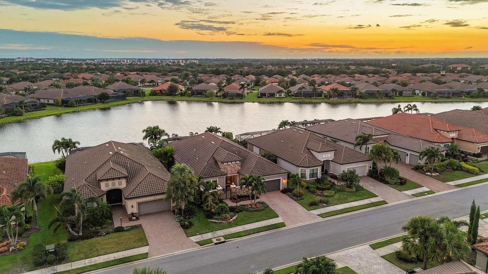 Image 4 of 100 For 13216 Malachite Drive