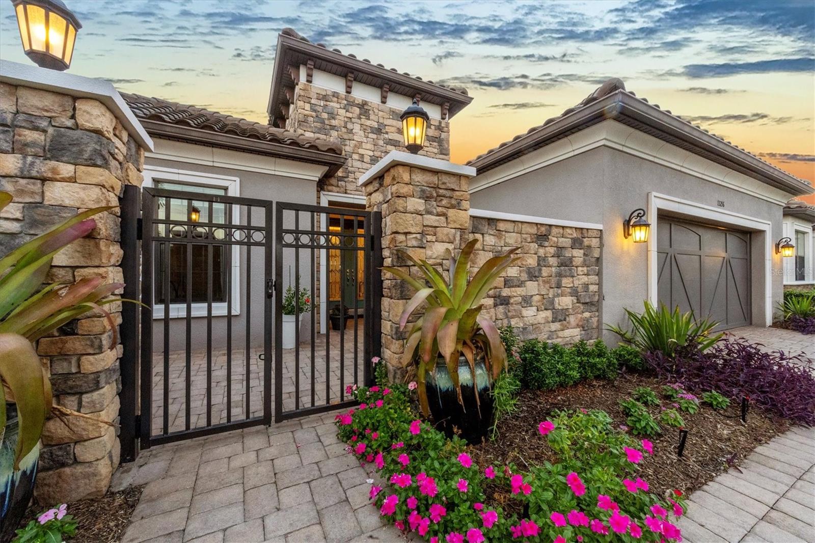 Image 8 of 100 For 13216 Malachite Drive