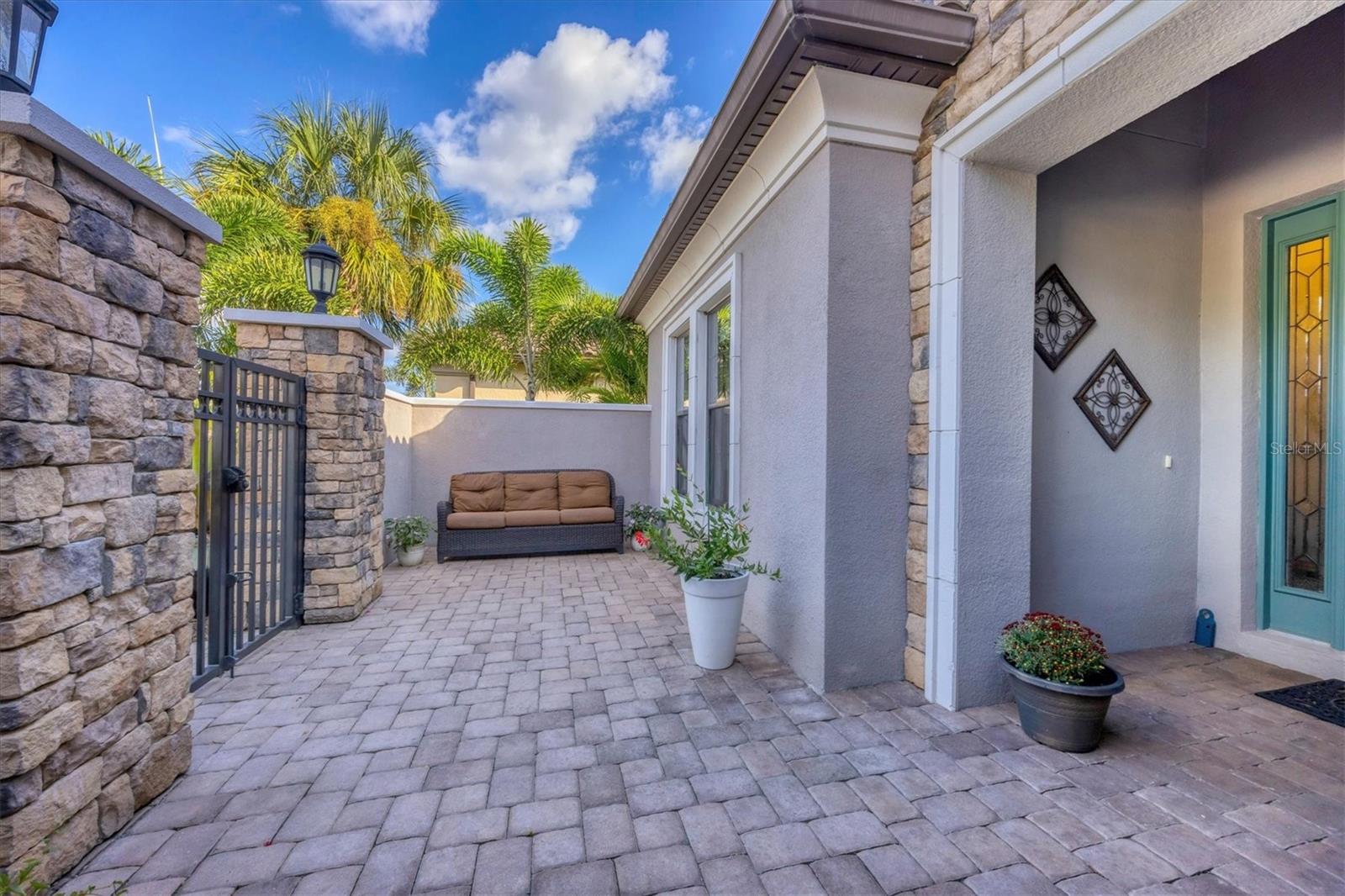 Image 9 of 100 For 13216 Malachite Drive