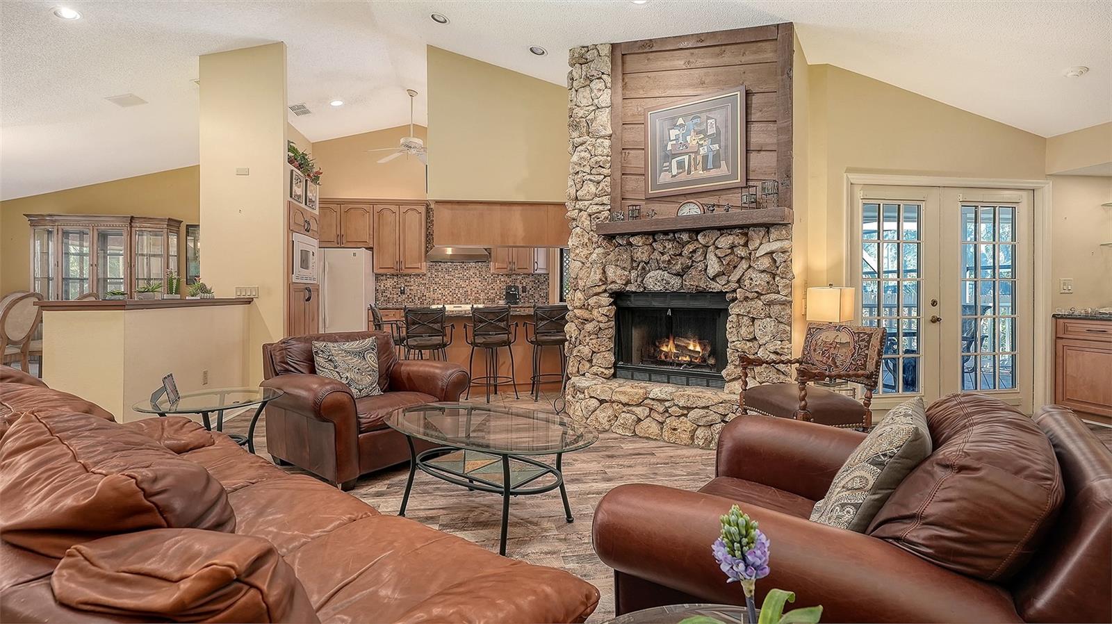 Image 11 of 68 For 4390 Woodview Drive