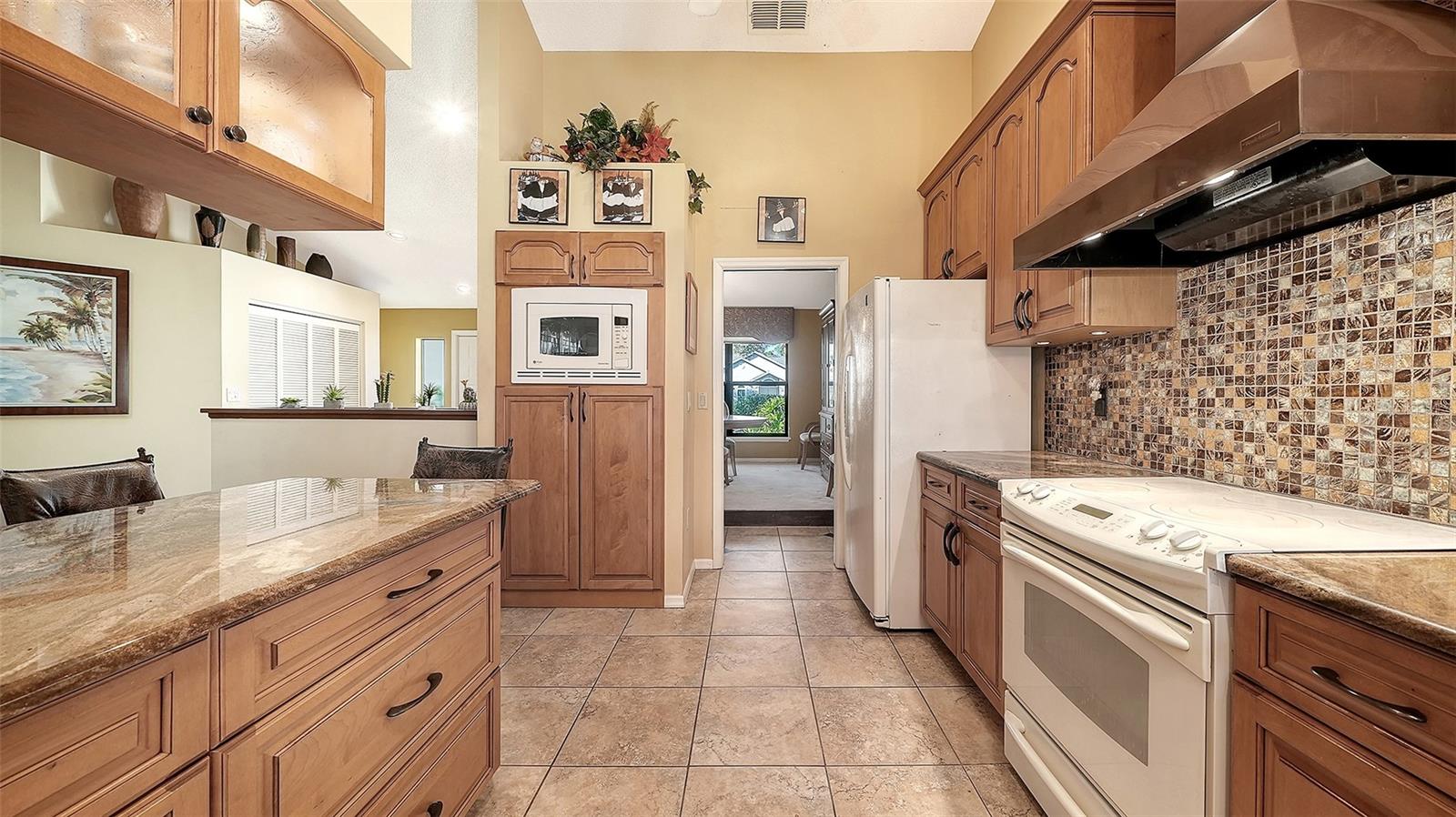 Image 19 of 68 For 4390 Woodview Drive