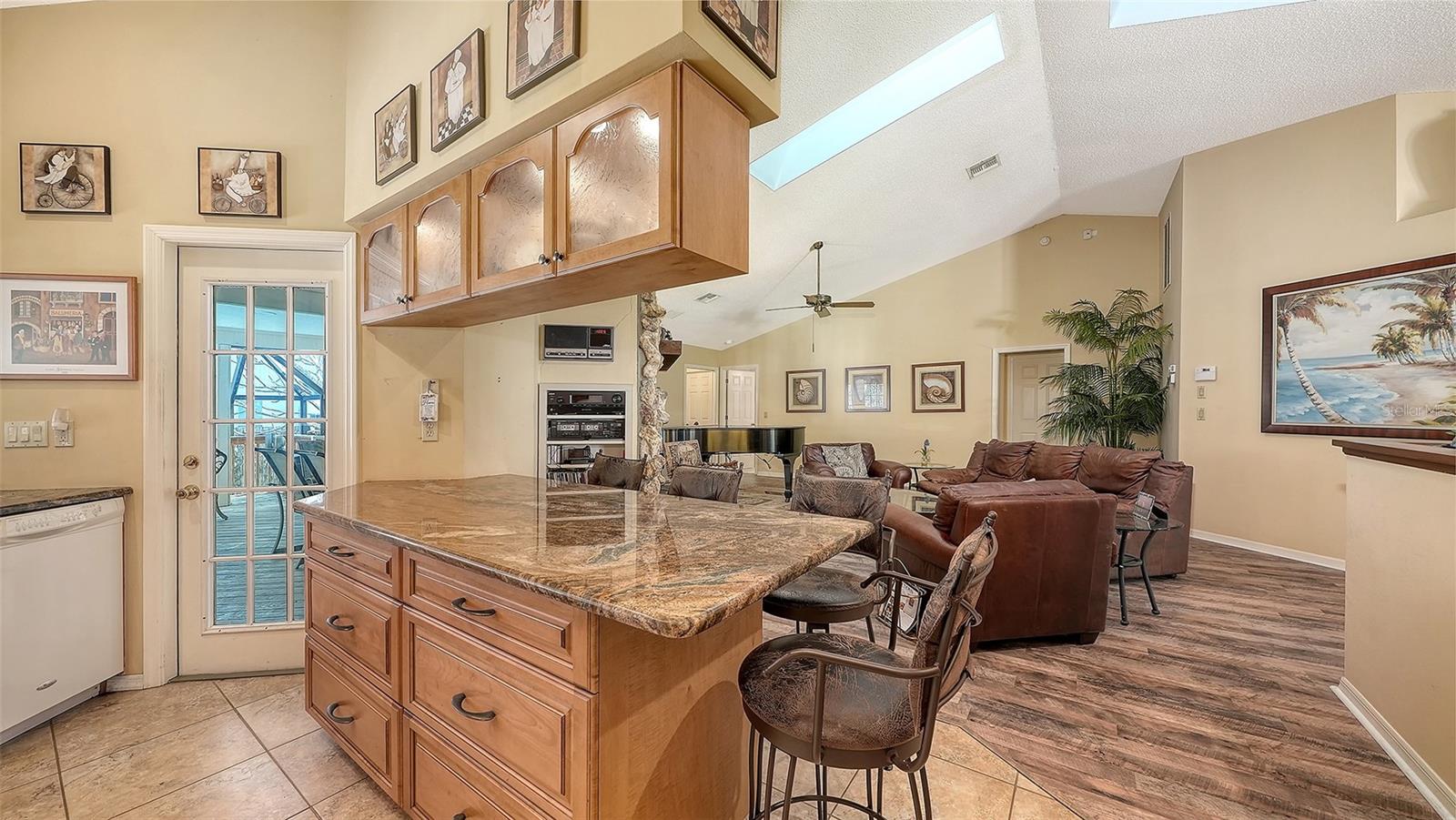 Image 20 of 68 For 4390 Woodview Drive