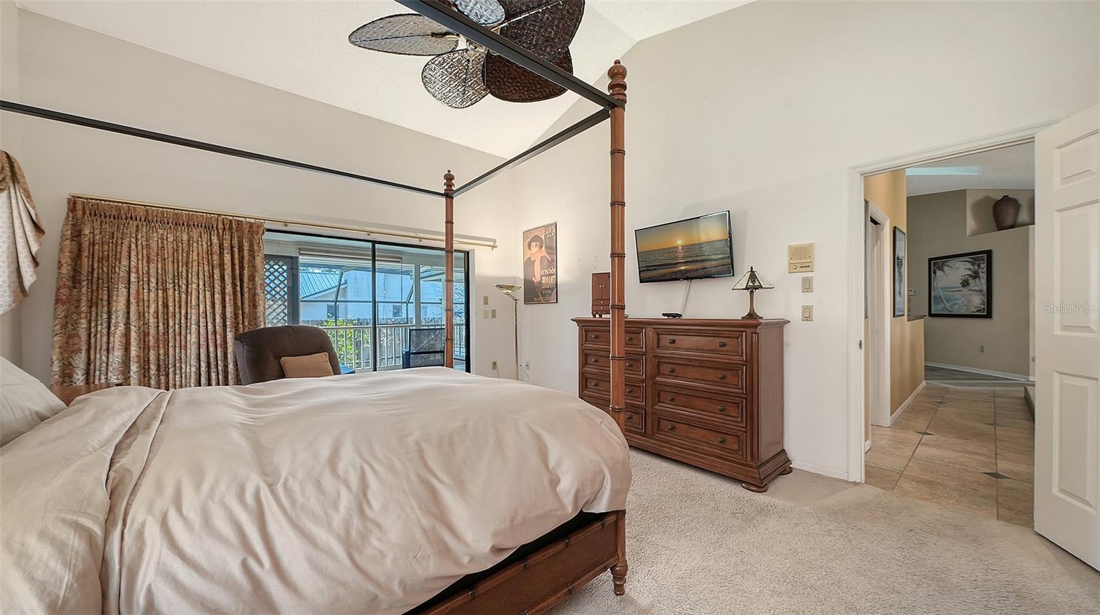 Image 22 of 68 For 4390 Woodview Drive