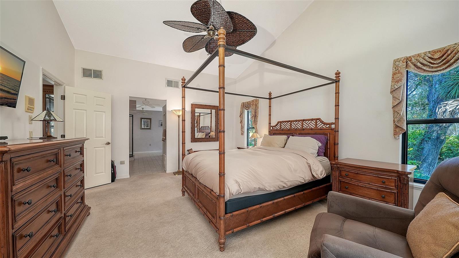 Image 23 of 68 For 4390 Woodview Drive