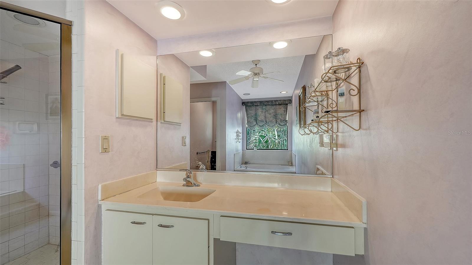 Image 25 of 68 For 4390 Woodview Drive